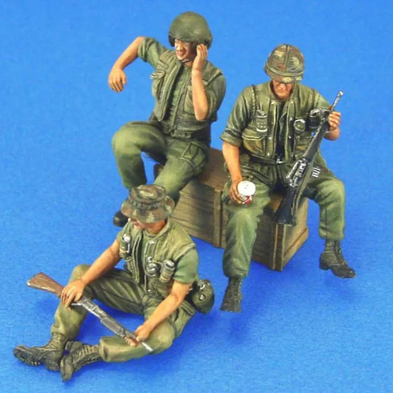 1/35 スケール ダイキャスト樹脂ボディ組み立てモデルキッ - Model Kit Reshiram のレビューと価格