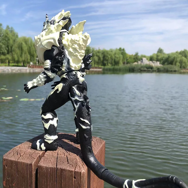 アニメ映画ゴジラシリーズアクションフィギュア皇帝ギドラ VS - Model Kit Vs Figure のレビューと価格